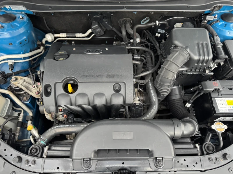 Kia Ceed 1.6i 6 скорости , снимка 9 - Автомобили и джипове - 50051076