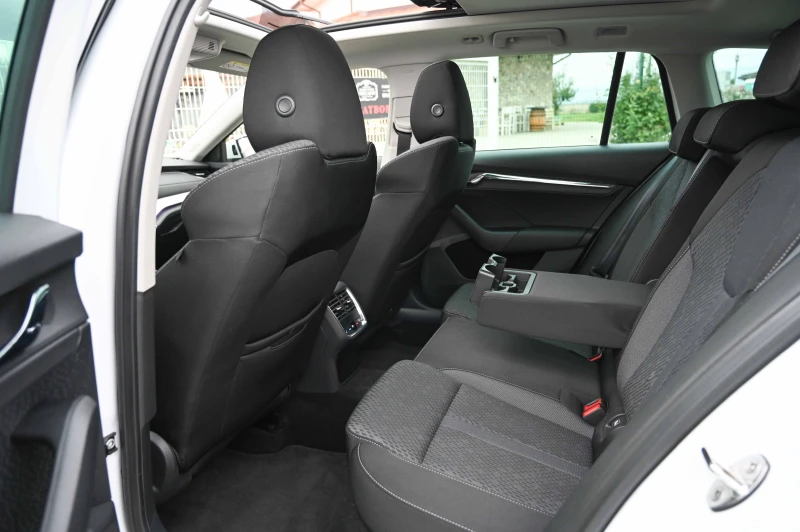 Skoda Octavia 2.0TDI* FirstEdition* Камера* Панорама* Germany, снимка 14 - Автомобили и джипове - 52065684