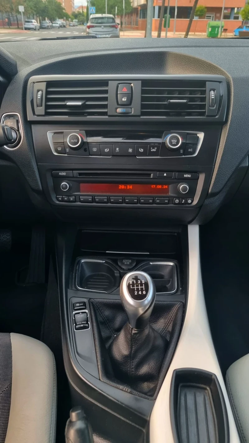 BMW 118 Urban Line PDC, снимка 6 - Автомобили и джипове - 52919933