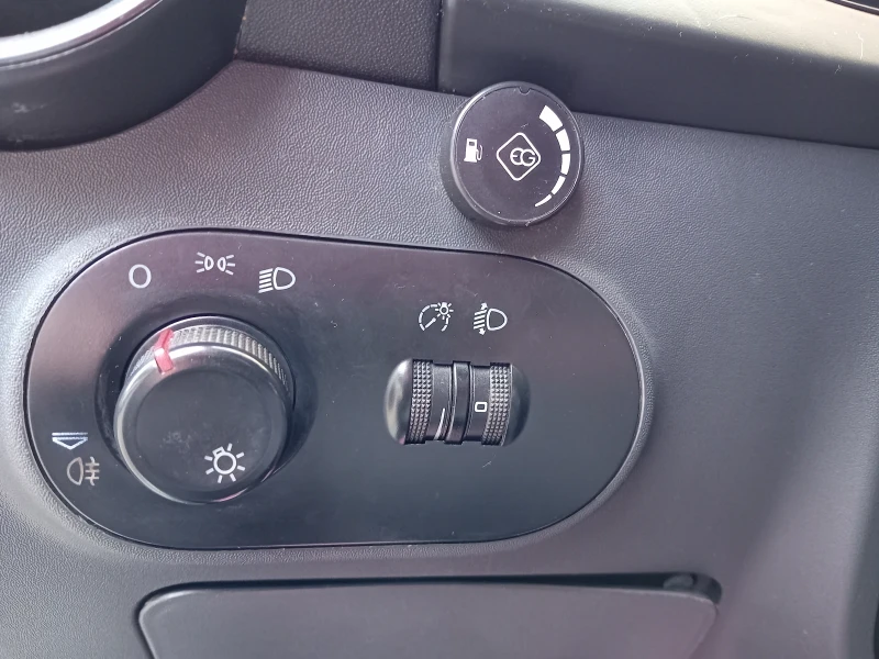 Seat Cordoba 1.4, снимка 11 - Автомобили и джипове - 52946019