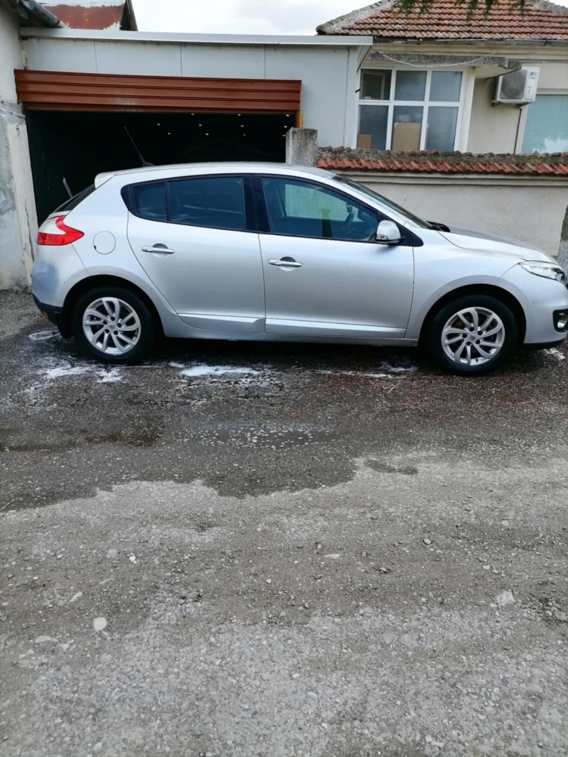 Renault Megane 1.5 dci, снимка 3 - Автомобили и джипове - 53209994