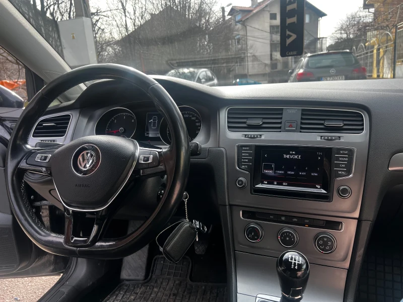 VW Golf 1.6 TDI, снимка 5 - Автомобили и джипове - 53539842