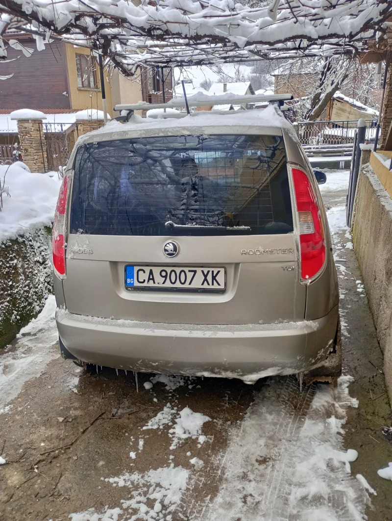 Skoda Roomster 1.6 TDi 90hp, снимка 2 - Автомобили и джипове - 53596734
