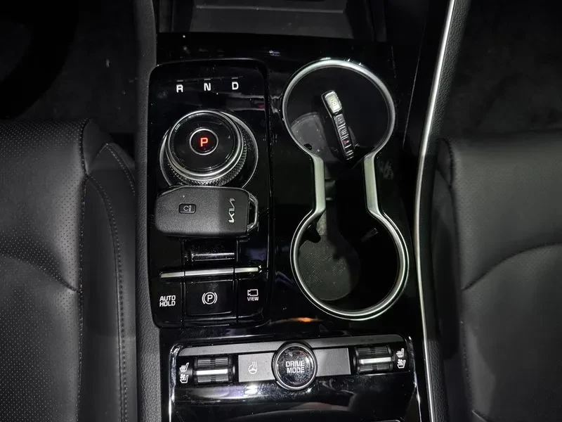 Kia K5 2.0 Lpi Trendy, снимка 9 - Автомобили и джипове - 55936523