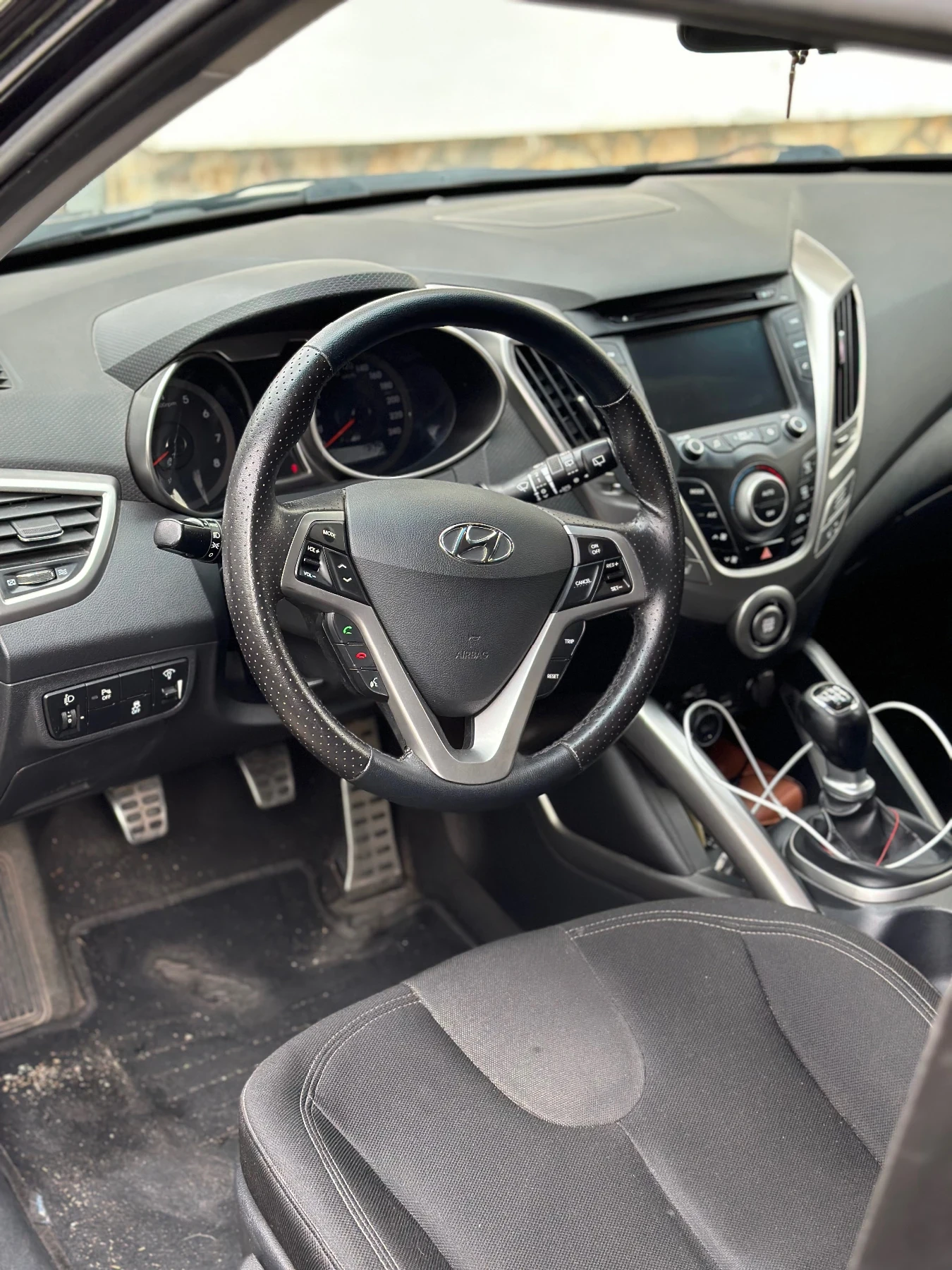 Hyundai Veloster  1.6GDI перфектна - изображение 5