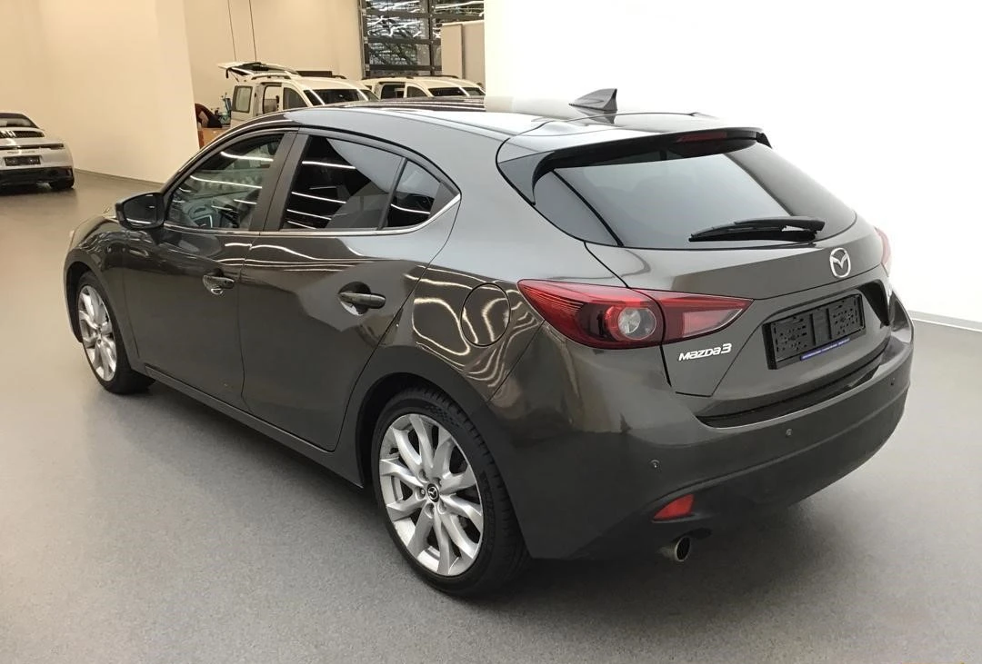 Mazda 3 2.0i Skyactive KEYLESS NAVI CARPLAY BOSE ШВЕЙЦАРИЯ - изображение 3