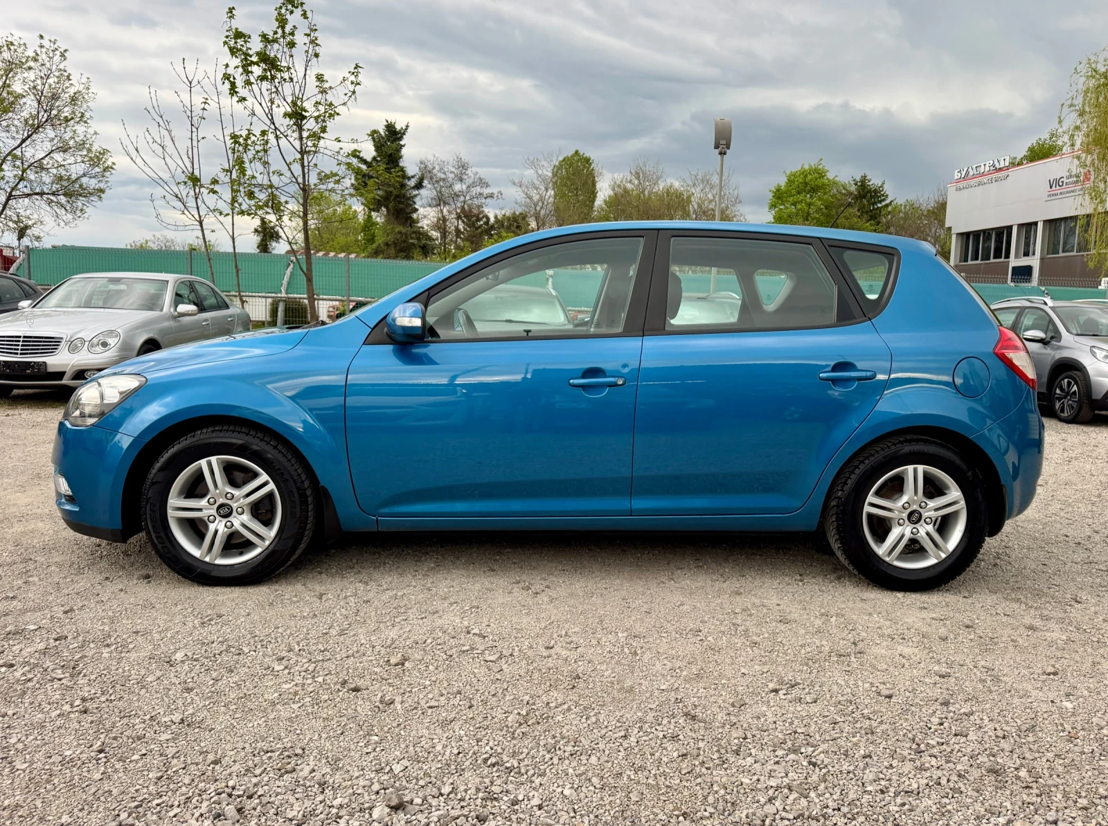 Kia Ceed 1.6i НОВ ВНОС - изображение 2