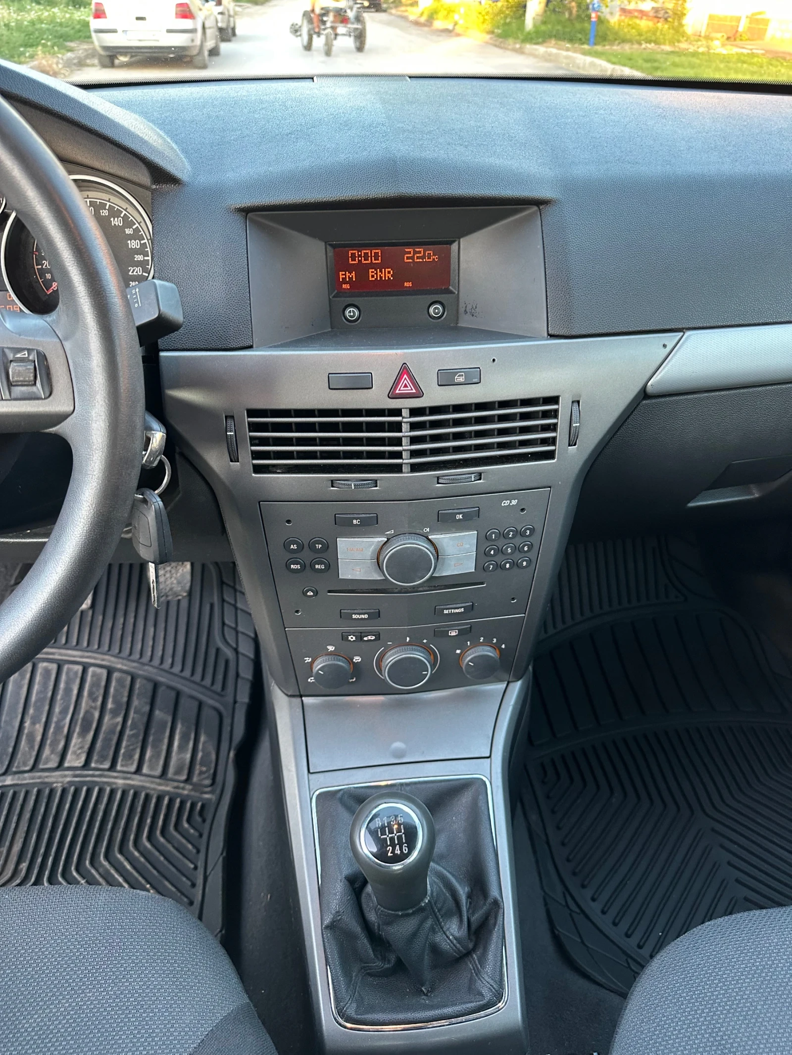 Opel Astra Astra H 1.9 CDTI - изображение 9