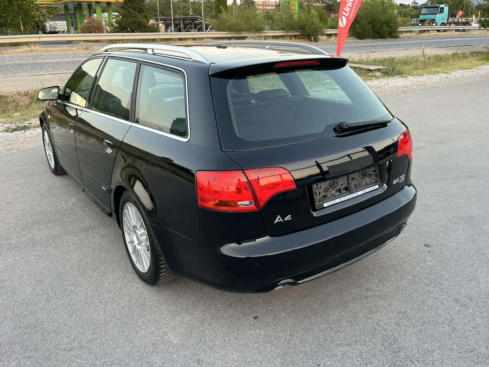 Audi A4 2.0TDI 140кс 6 СКОРОСТИ S-LINE АВТОПИЛОТ - изображение 5