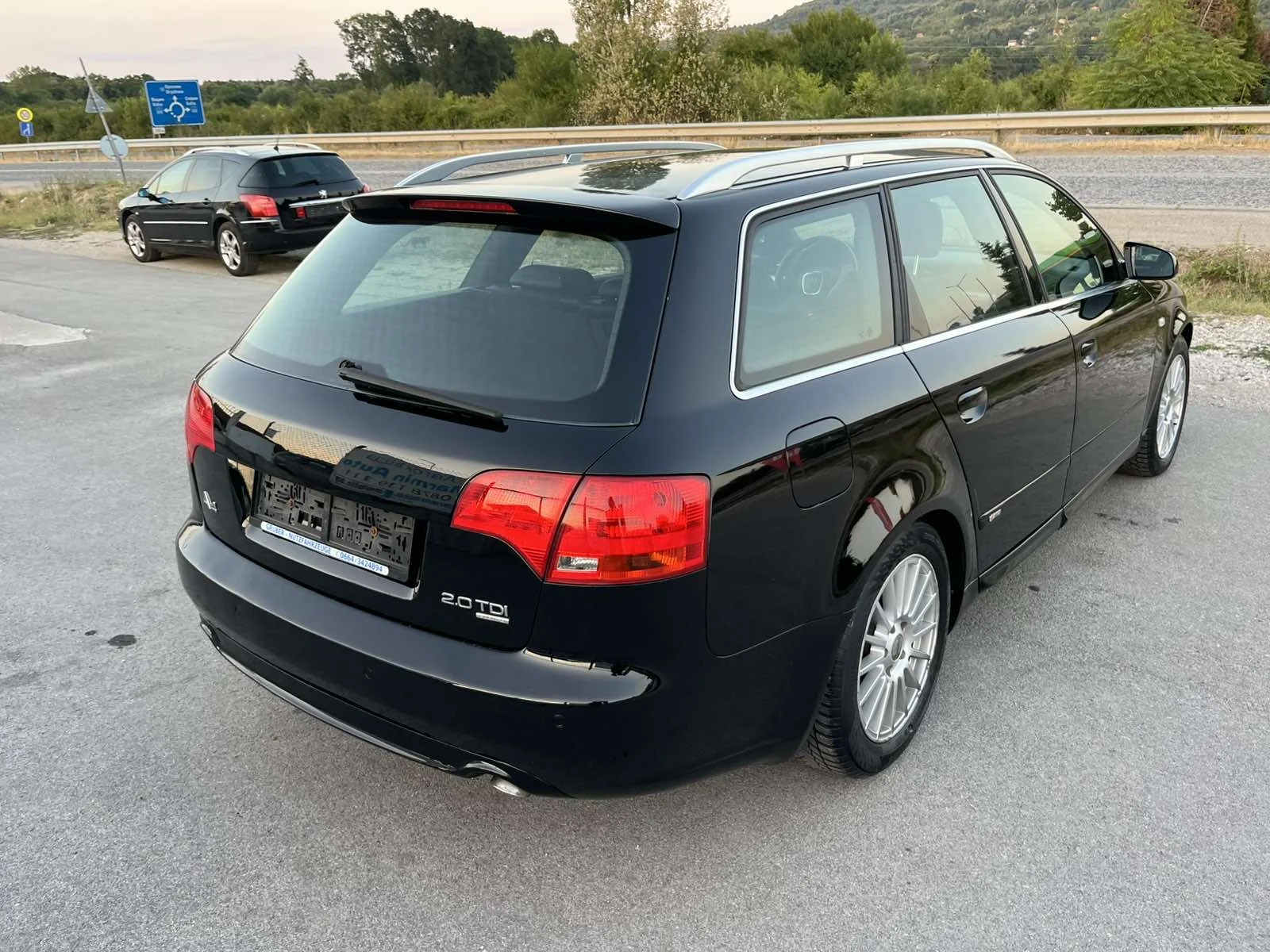Audi A4 2.0TDI 140кс 6 СКОРОСТИ S-LINE АВТОПИЛОТ - изображение 4
