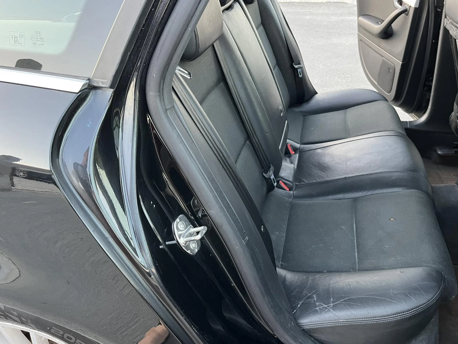 Audi A4 2.0TDI 140кс 6 СКОРОСТИ S-LINE АВТОПИЛОТ - изображение 10