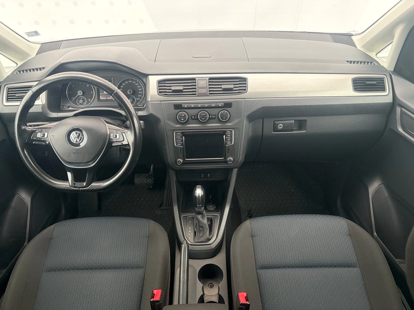 VW Caddy Maxi Trendline TDI 4MO BMT 7 места - изображение 4