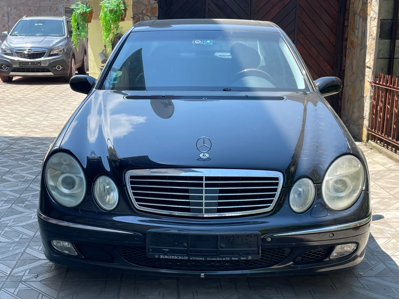 Mercedes-Benz E 500 5.0i* V8* 306kc, снимка 2 - Автомобили и джипове - 54866674