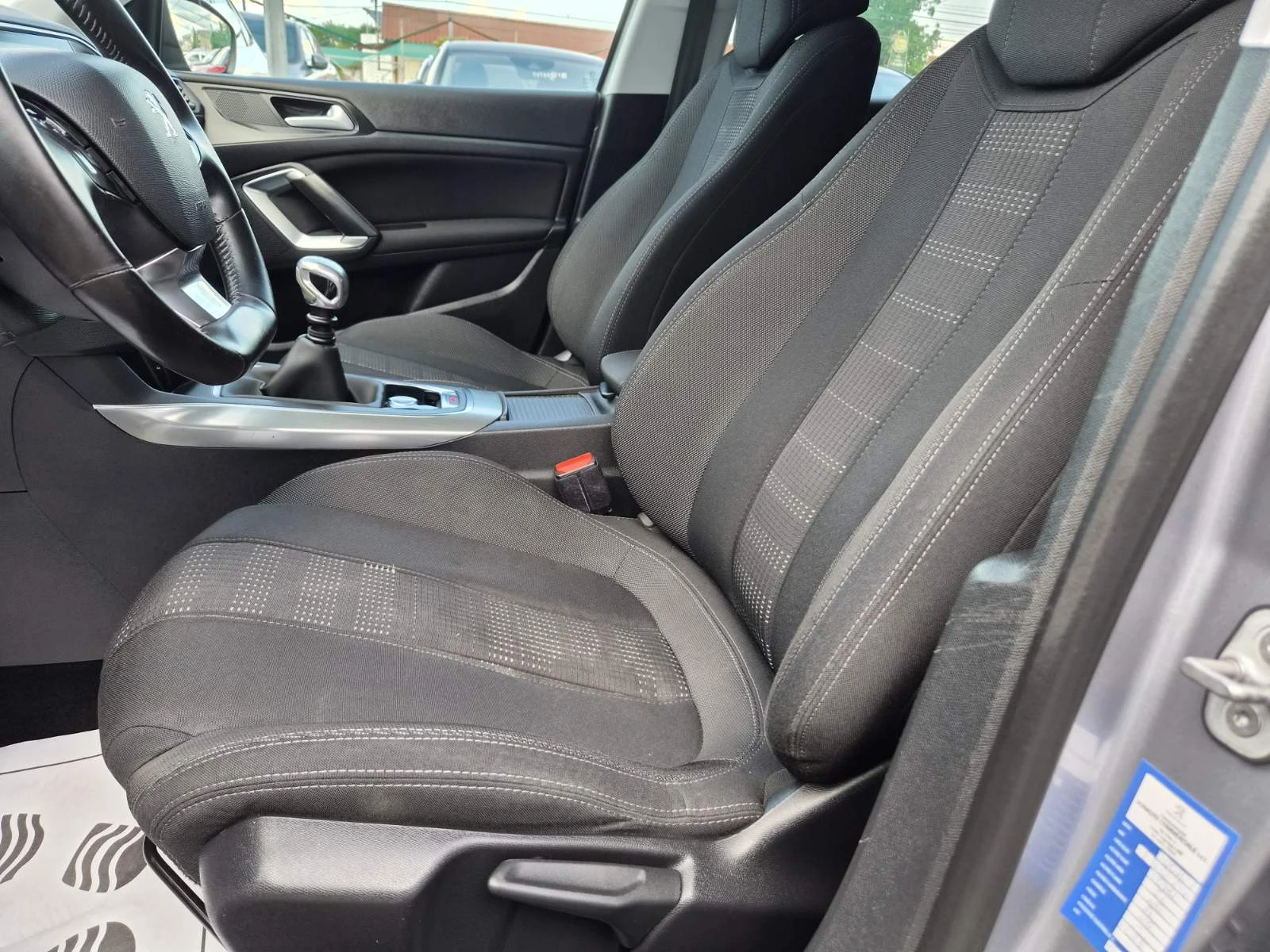 Peugeot 308 1.6HDI-EURO 6, снимка 6 - Автомобили и джипове - 55071571