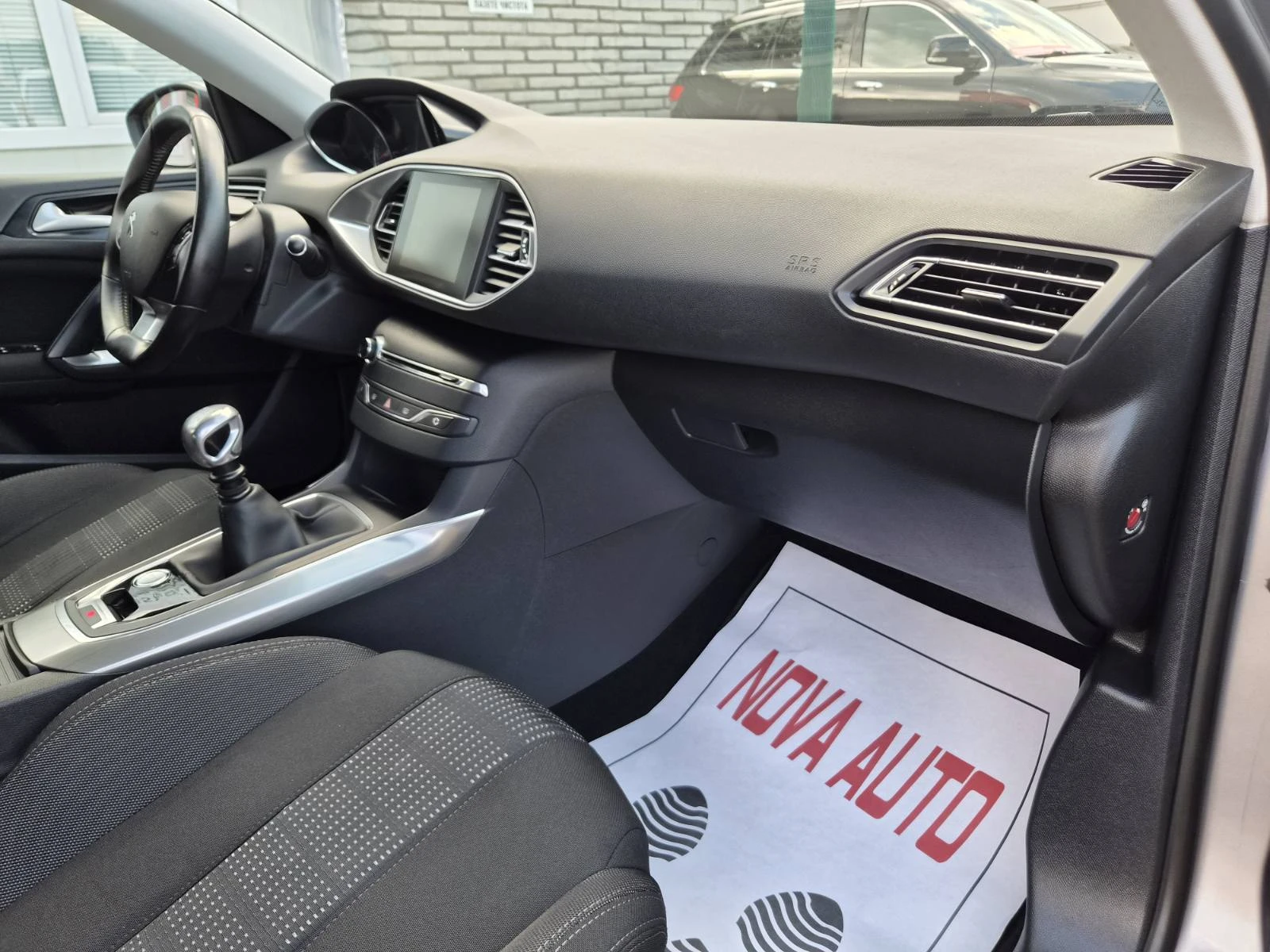 Peugeot 308 1.6HDI-EURO 6, снимка 10 - Автомобили и джипове - 55071571