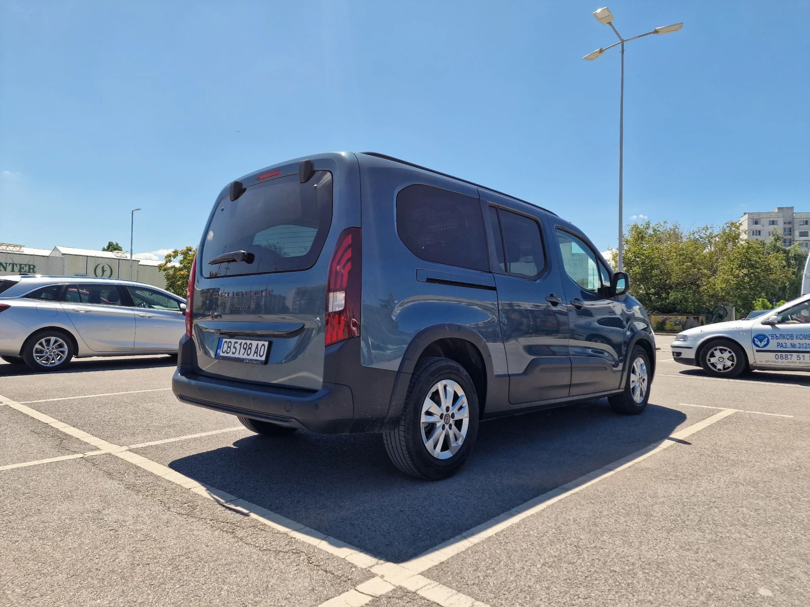 Peugeot Rifter ALLURE 1.5 blueHDI 130 EAT 8, снимка 5 - Автомобили и джипове - 55282165