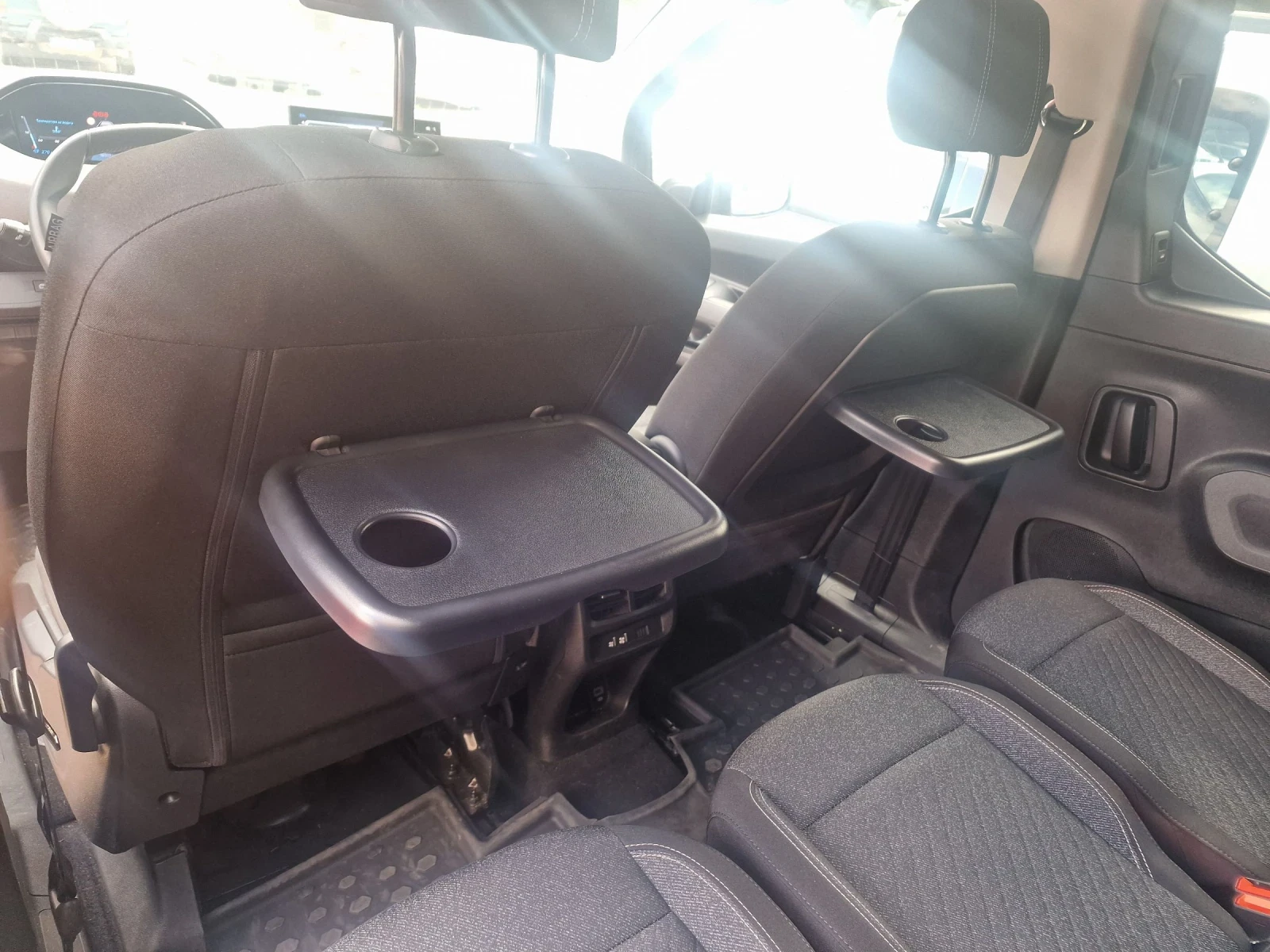 Peugeot Rifter ALLURE 1.5 blueHDI 130 EAT 8, снимка 9 - Автомобили и джипове - 55282165