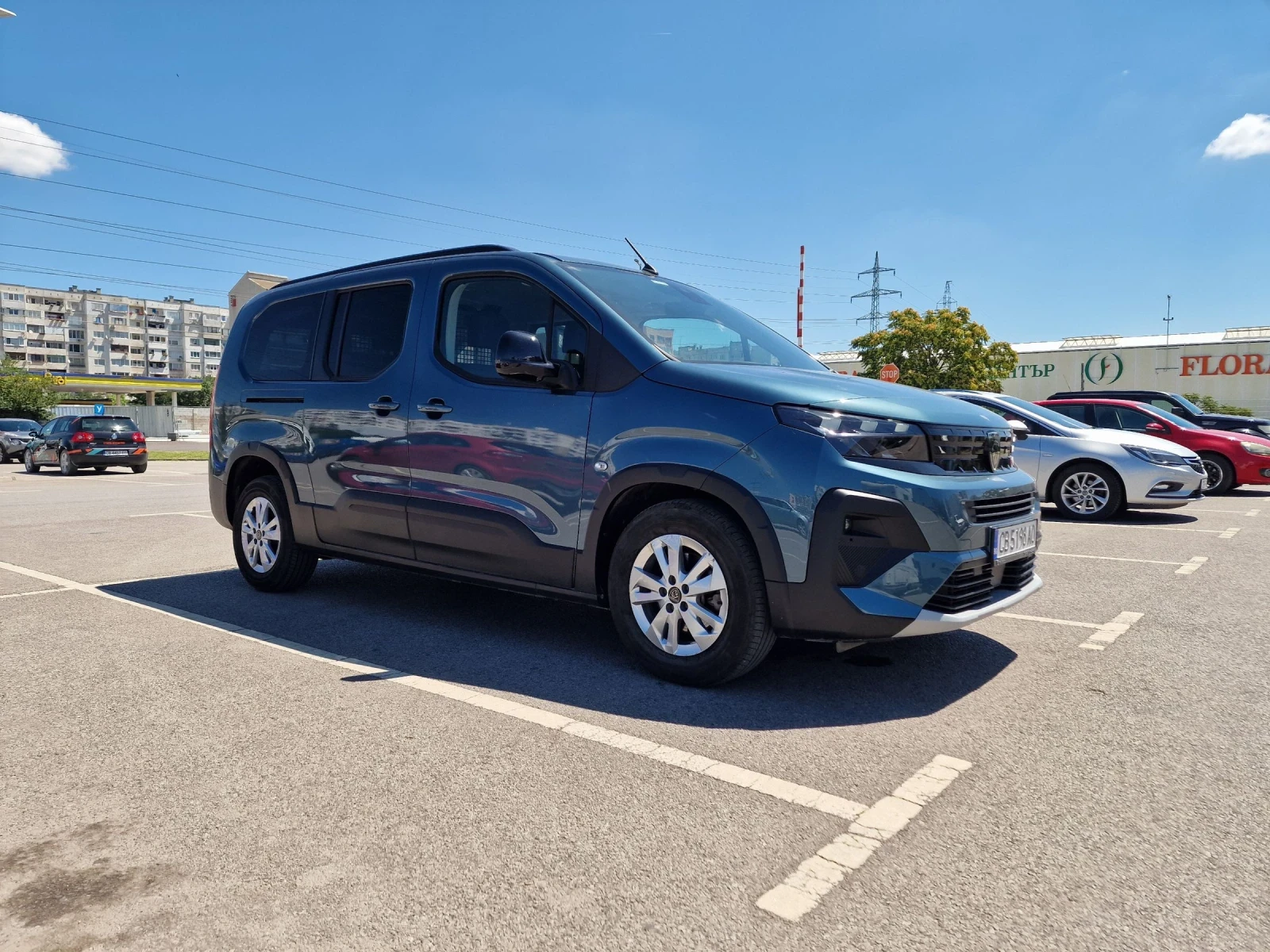 Peugeot Rifter ALLURE 1.5 blueHDI 130 EAT 8 Long, снимка 2 - Автомобили и джипове - 55282165