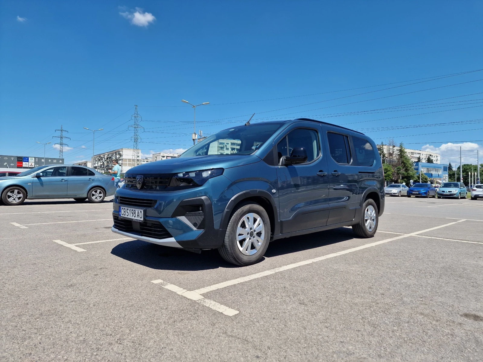 Peugeot Rifter ALLURE 1.5 blueHDI 130 EAT 8, снимка 3 - Автомобили и джипове - 55282165