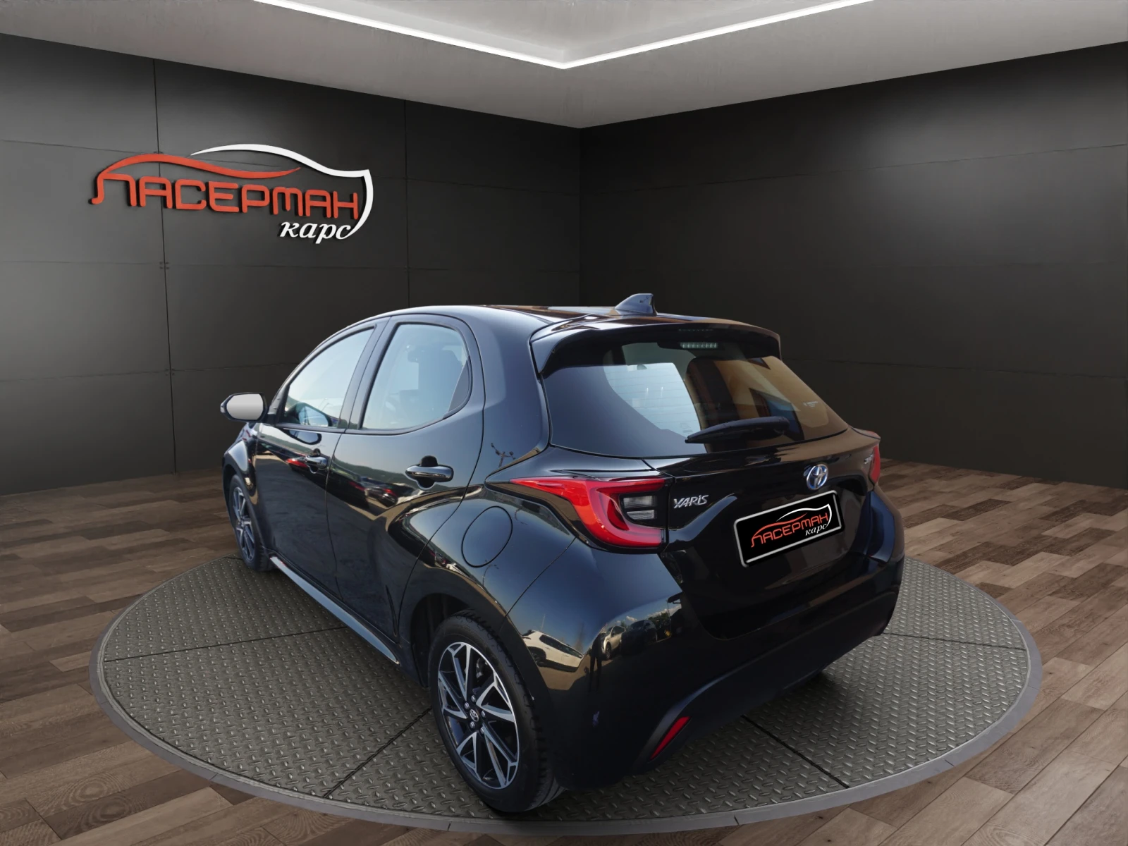 Toyota Yaris 1.5H TREND , снимка 4 - Автомобили и джипове - 55352187