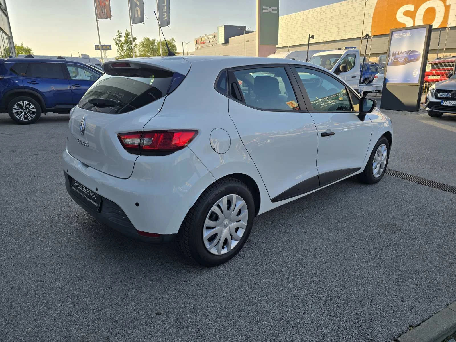 Renault Clio Омникар Ауто ООД е най-значимият оторизиран дилър , снимка 5 - Автомобили и джипове - 55456866