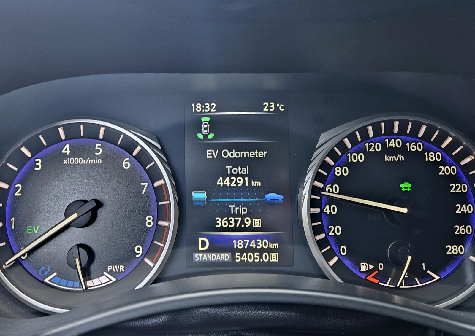 Infiniti Q50, снимка 15 - Автомобили и джипове - 55550749