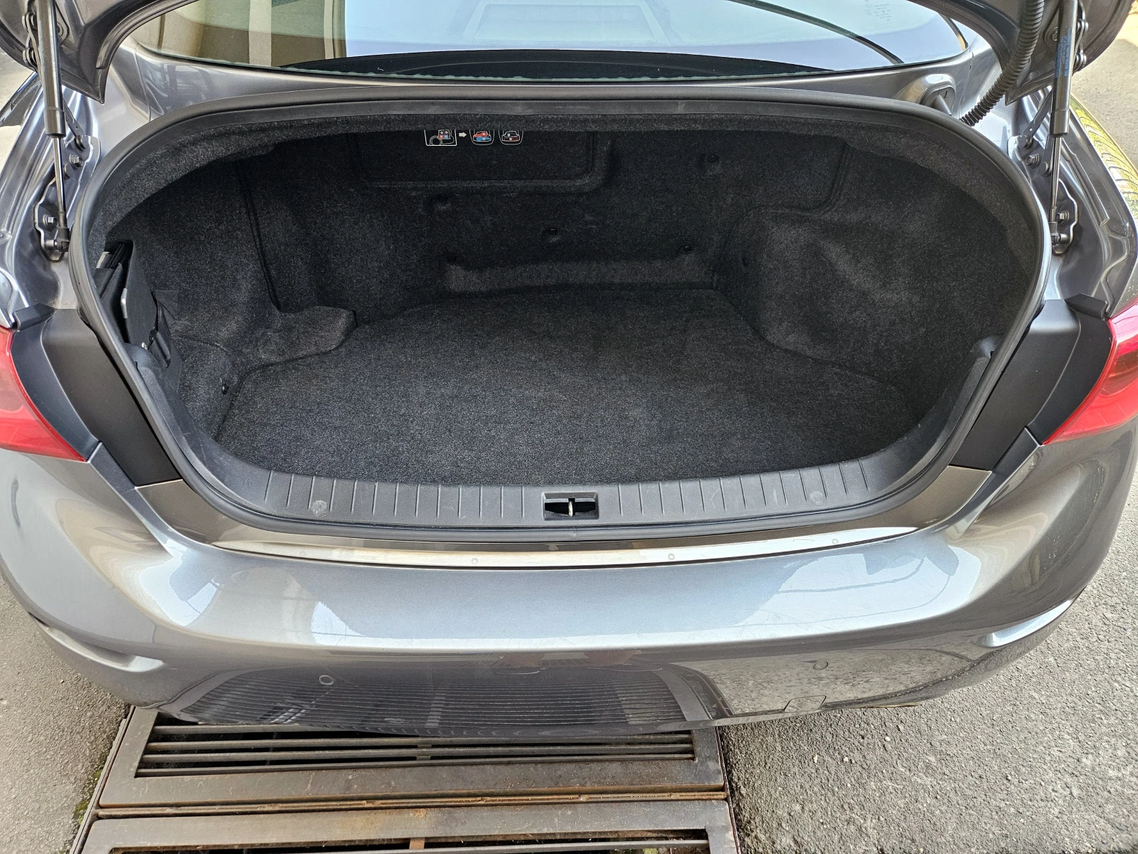 Infiniti Q50, снимка 7 - Автомобили и джипове - 55550749