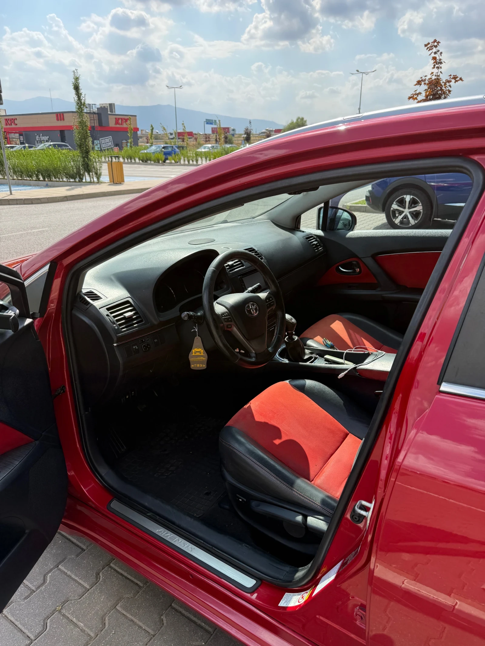 Toyota Avensis 2.2 D-CAT, снимка 6 - Автомобили и джипове - 55854391