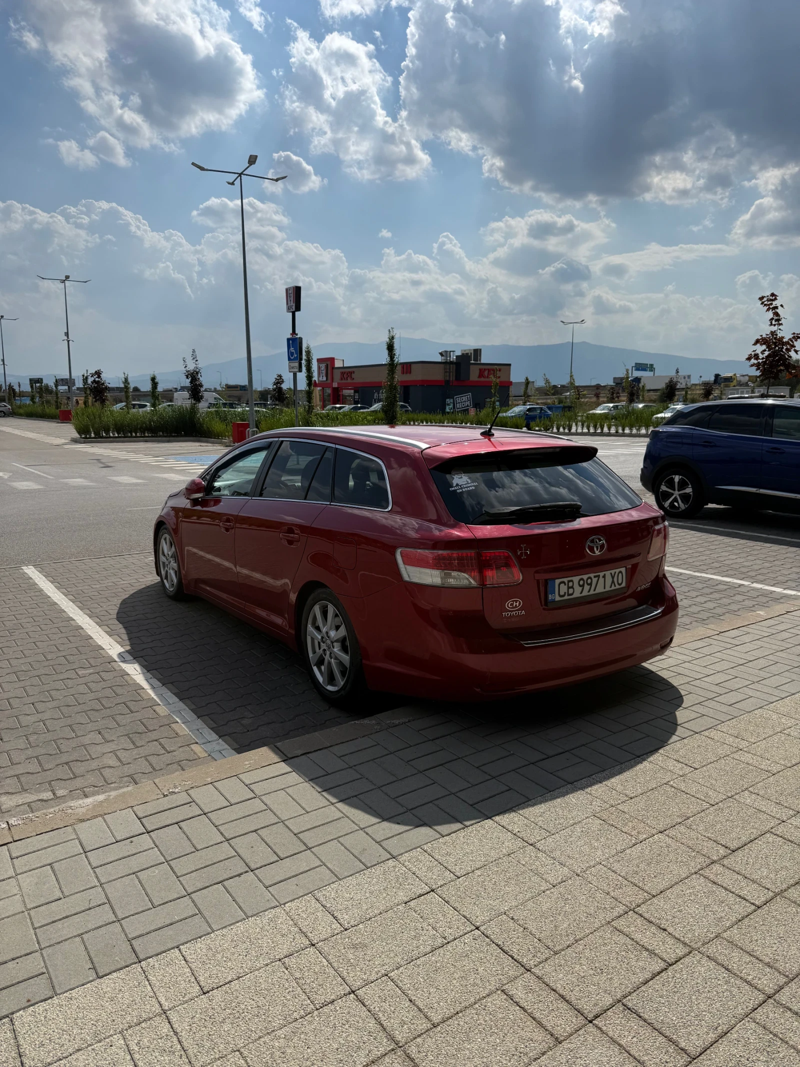 Toyota Avensis 2.2 D-CAT, снимка 10 - Автомобили и джипове - 55854391