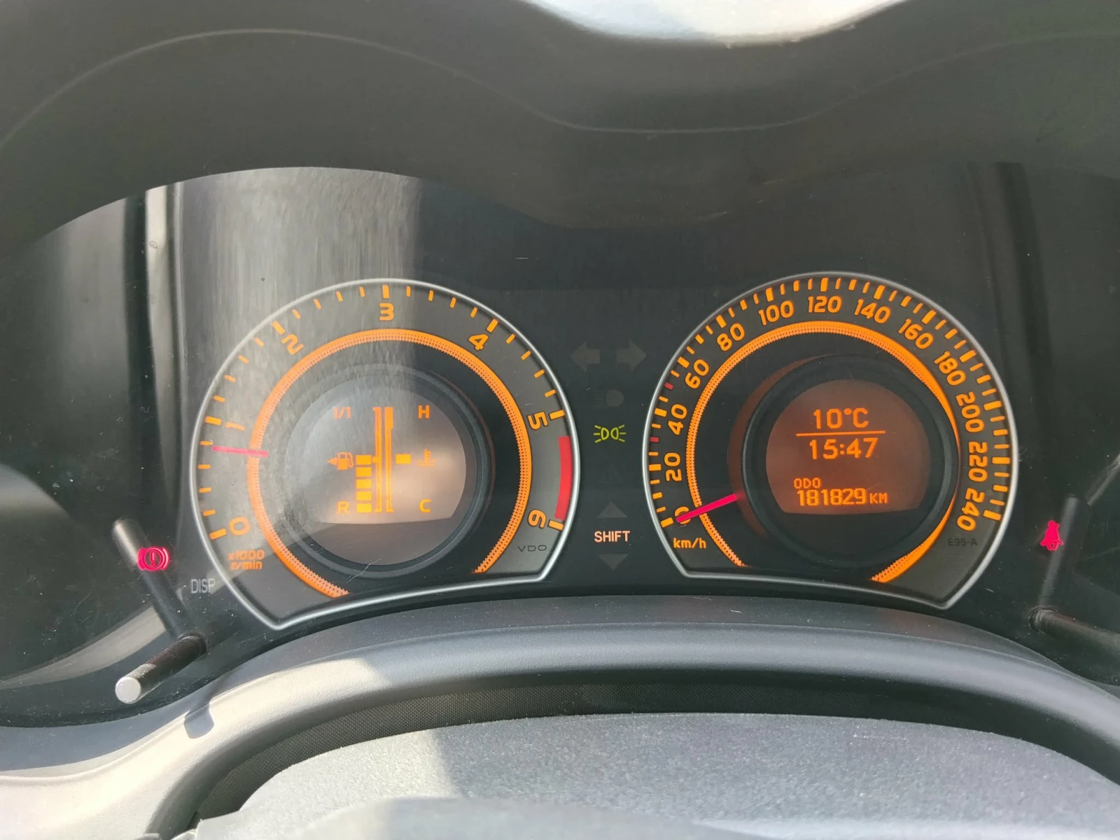 Toyota Corolla 2000 D4D, снимка 9 - Автомобили и джипове - 56466173
