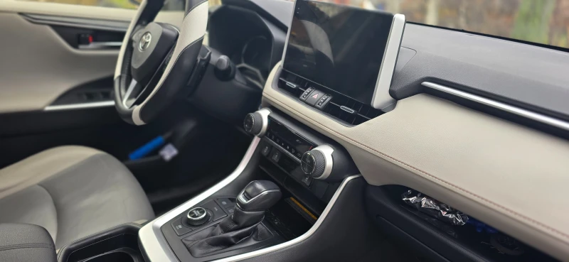 Toyota Rav4, снимка 7 - Автомобили и джипове - 53381693