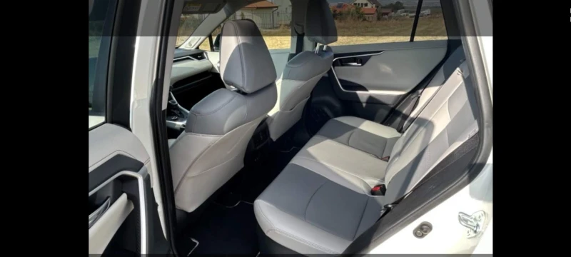 Toyota Rav4, снимка 13 - Автомобили и джипове - 53381693