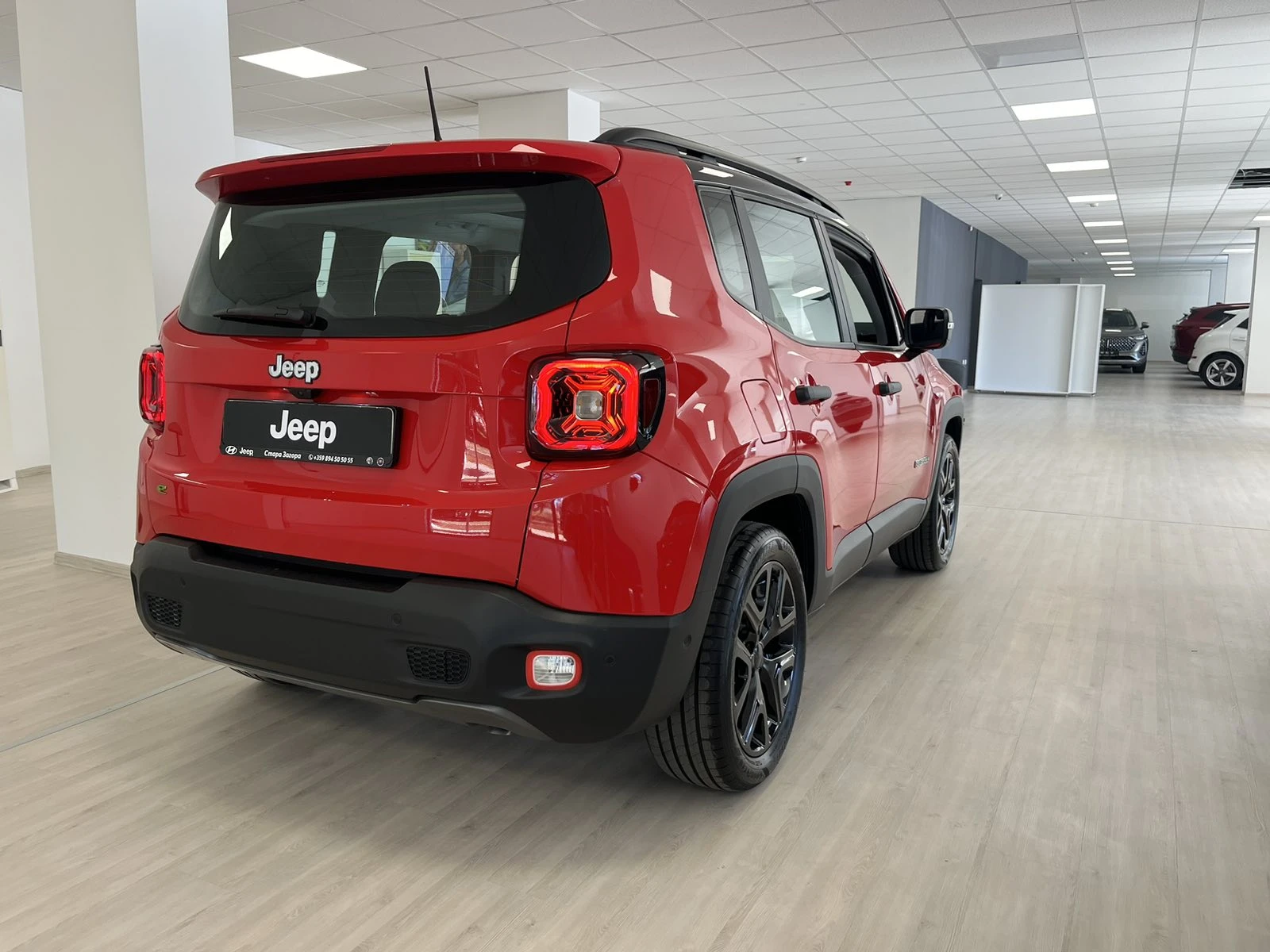 Jeep Renegade 1.5 e-Hybrid 48V Petrol 130 hp 7-DCT - изображение 4