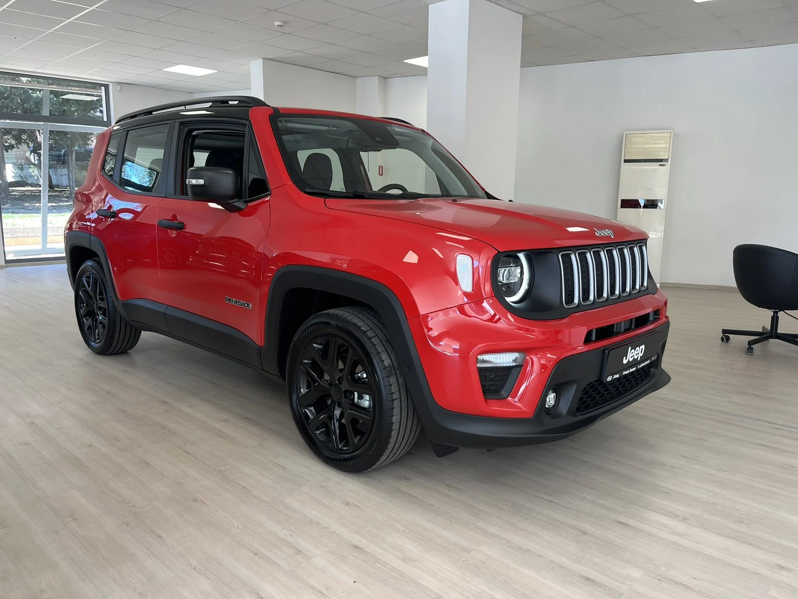 Jeep Renegade 1.5 e-Hybrid 48V Petrol 130 hp 7-DCT - изображение 3