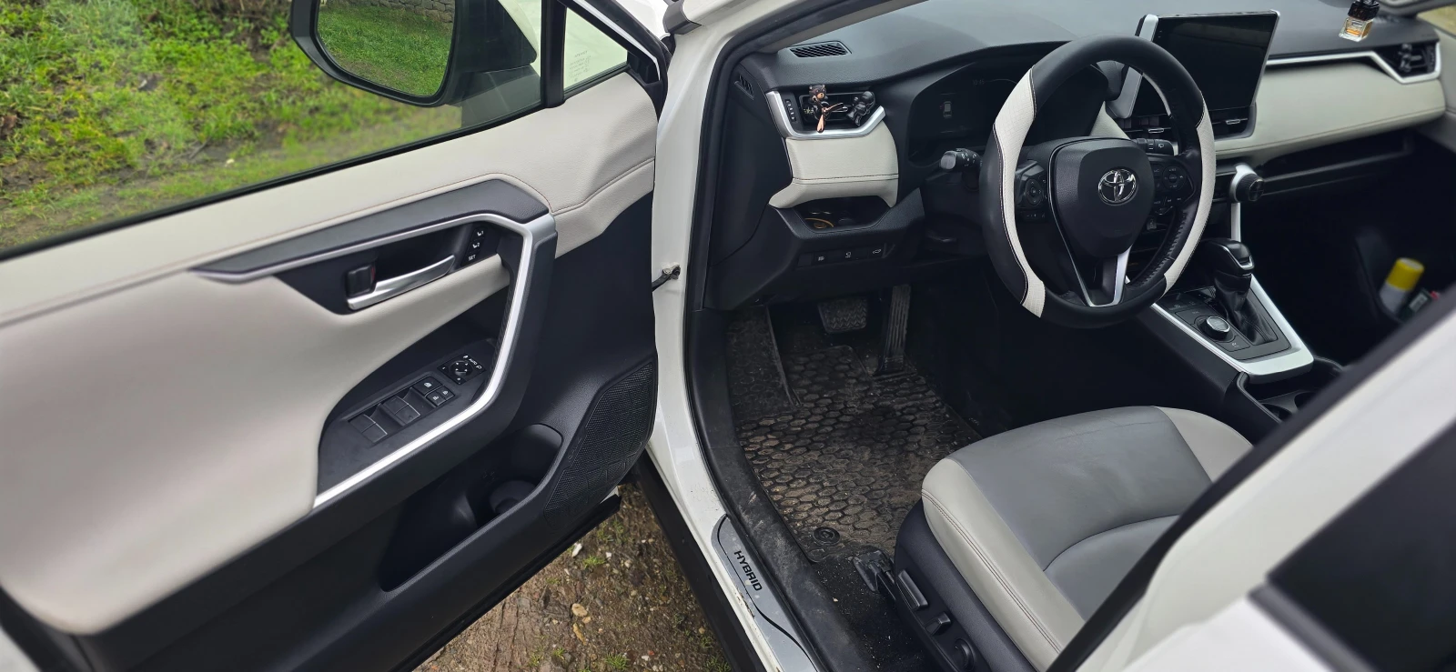 Toyota Rav4 Гаранционен автомобил с пълна сервизна история , снимка 15 - Автомобили и джипове - 53460449