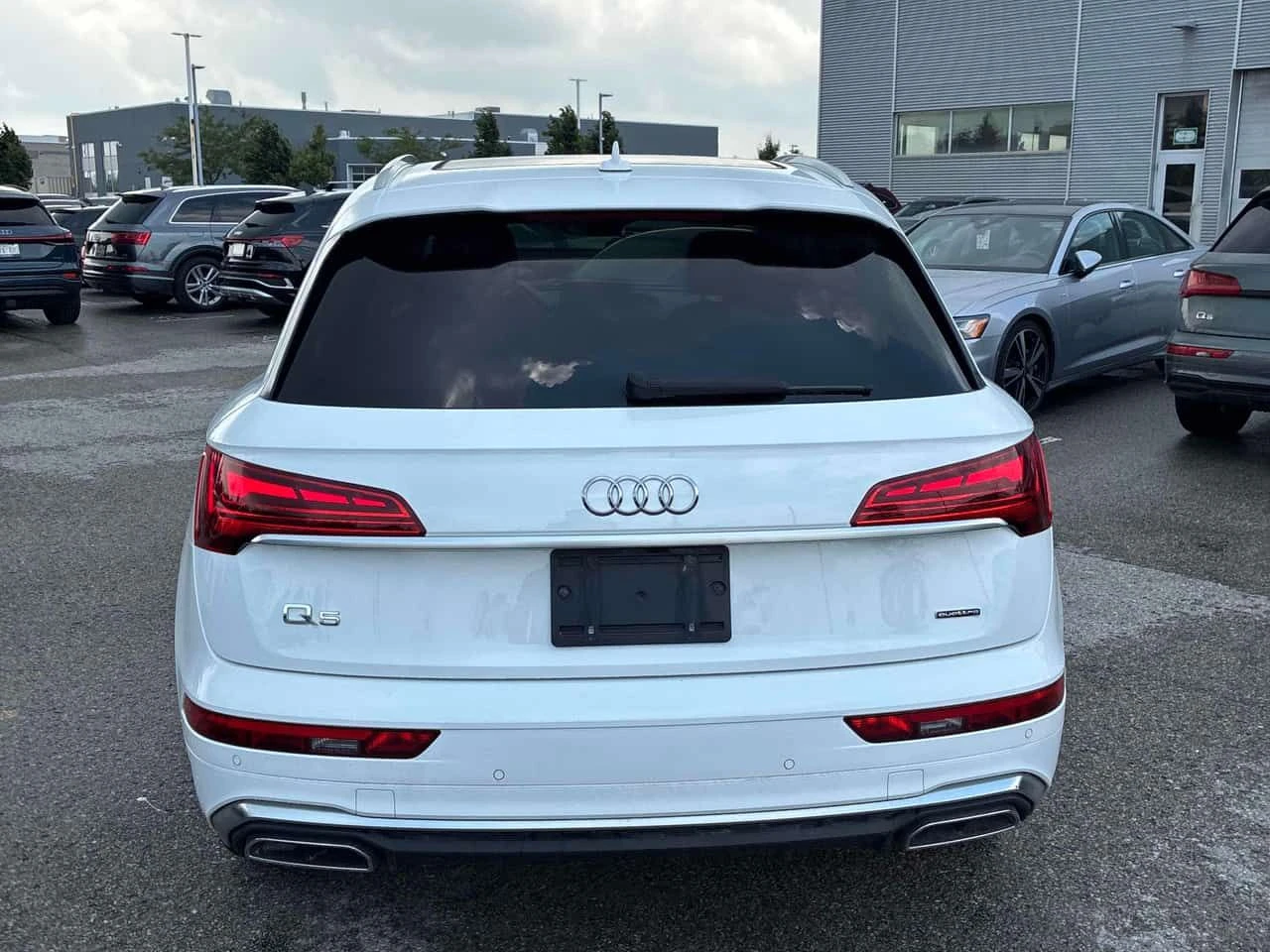Audi Q5 * CARFAX * ОТ ПРЕДСТАВИТЕЛСТВО НА АУДИ, снимка 4 - Автомобили и джипове - 55396323