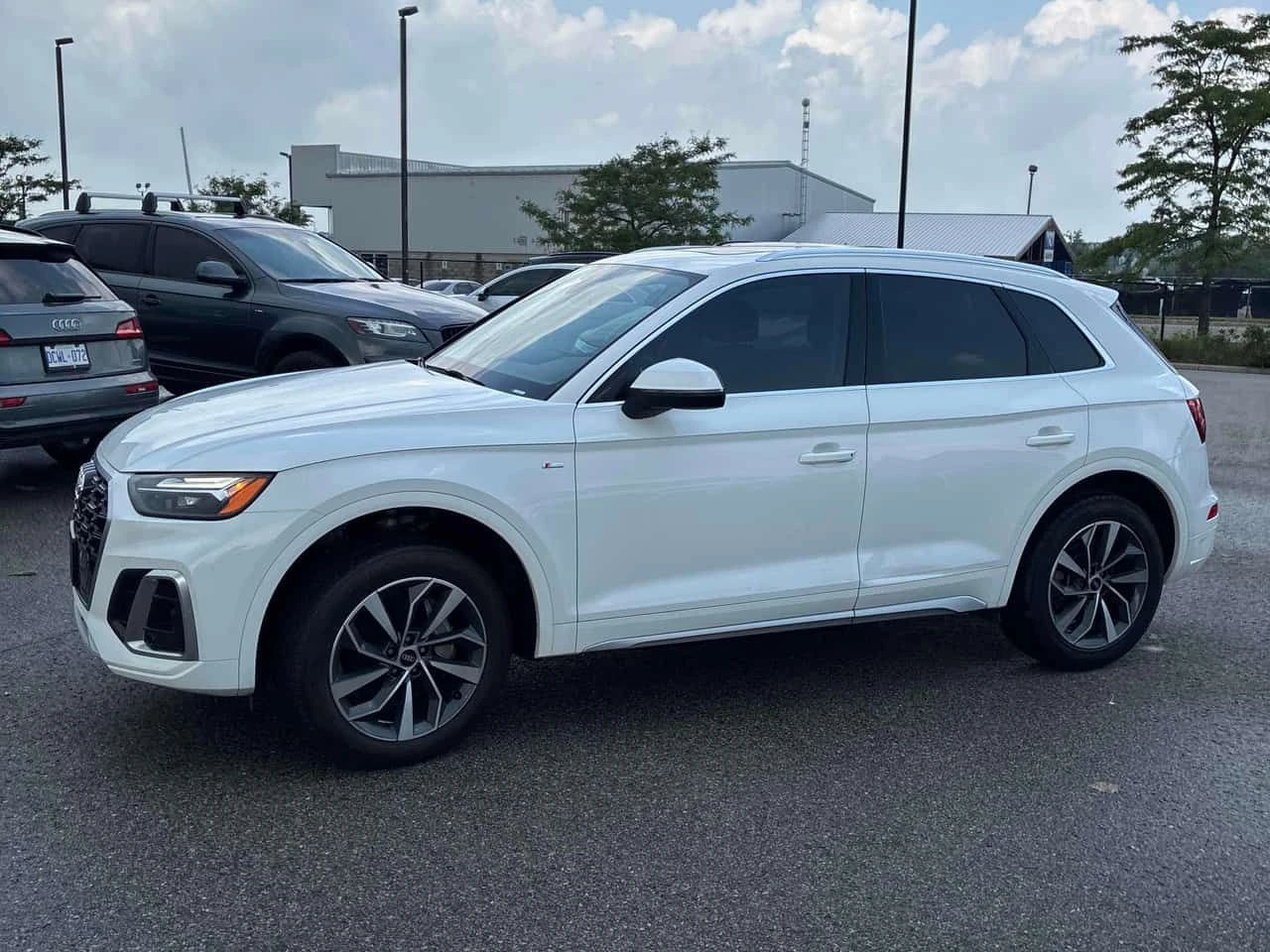 Audi Q5 * CARFAX * ОТ ПРЕДСТАВИТЕЛСТВО НА АУДИ, снимка 2 - Автомобили и джипове - 55396323