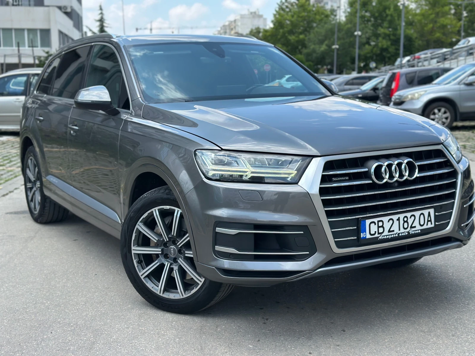 Audi Q7 3.0Т Premium Plus, снимка 3 - Автомобили и джипове - 55588135