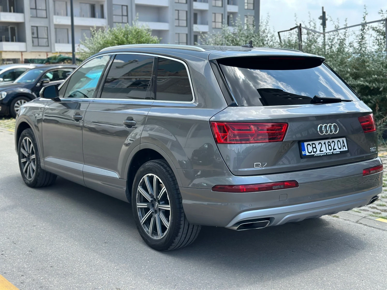 Audi Q7 3.0Т Premium Plus, снимка 4 - Автомобили и джипове - 55588135