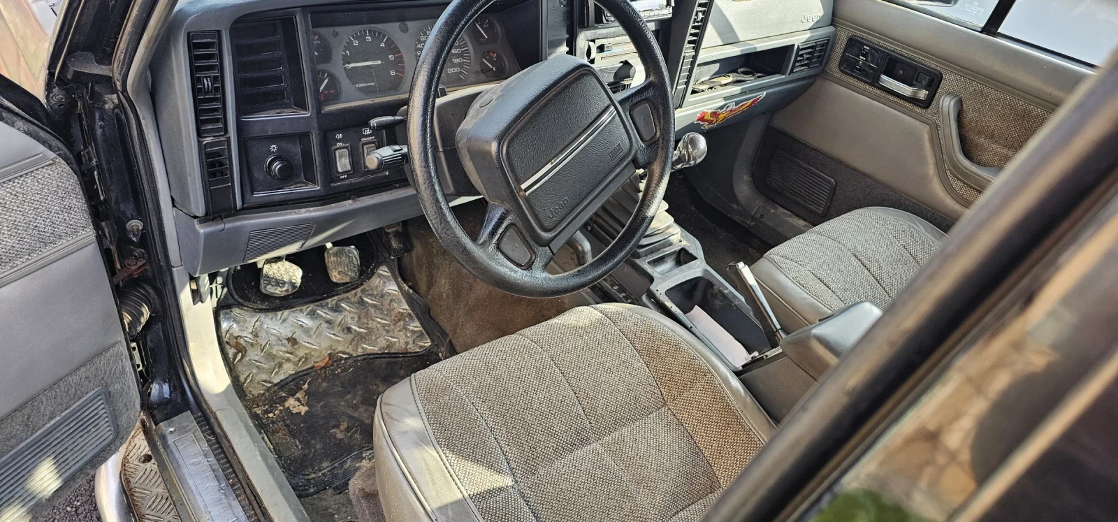 Jeep Cherokee, снимка 5 - Автомобили и джипове - 55942428