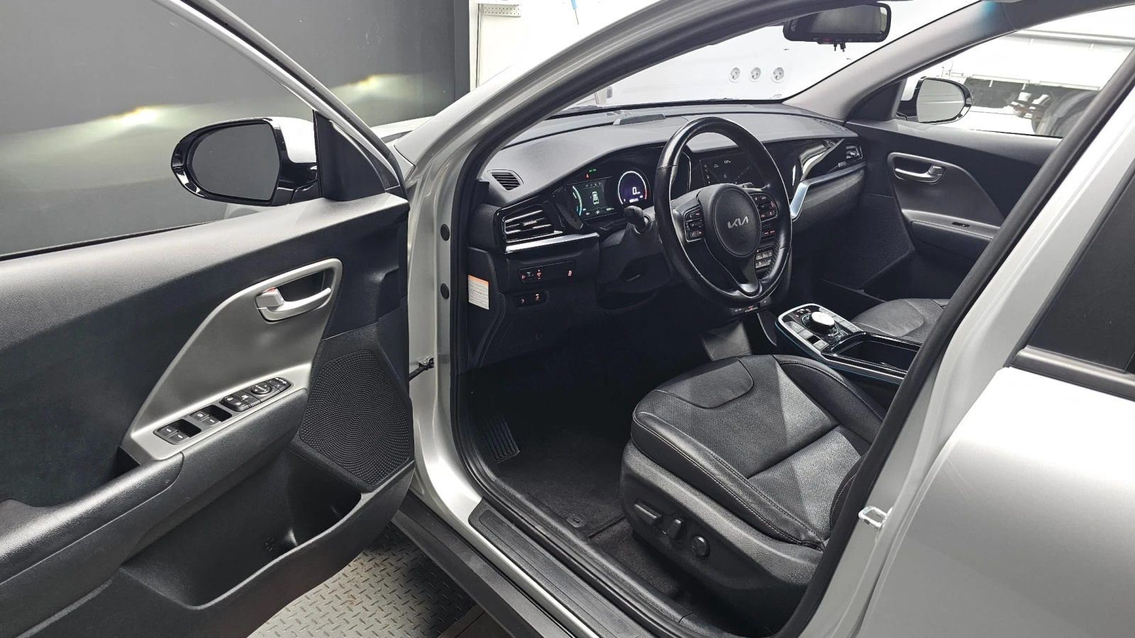 Kia Niro * КРАЙНА ЦЕНА* , снимка 5 - Автомобили и джипове - 56065183