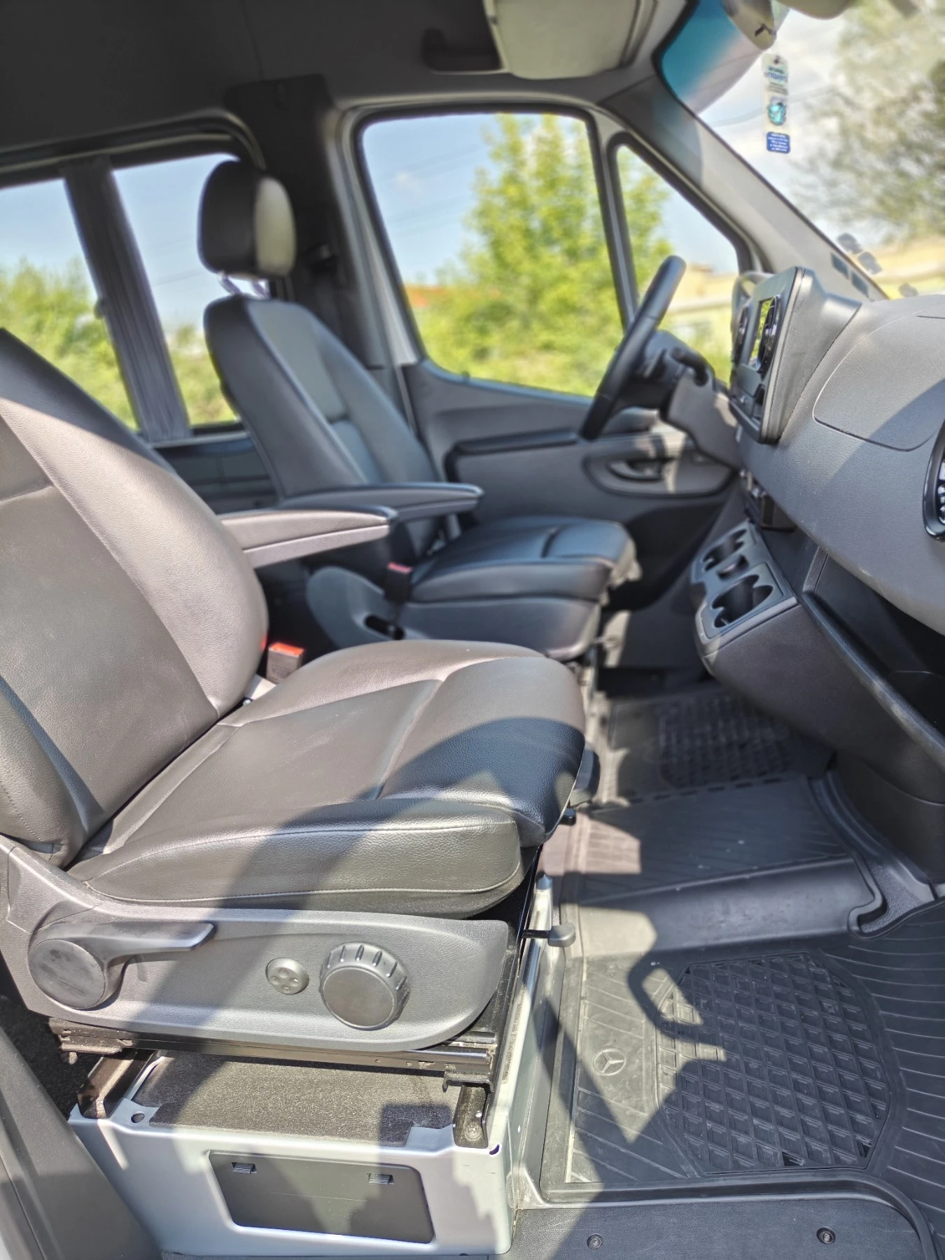 Mercedes-Benz Sprinter 319 tourer V6 - изображение 8