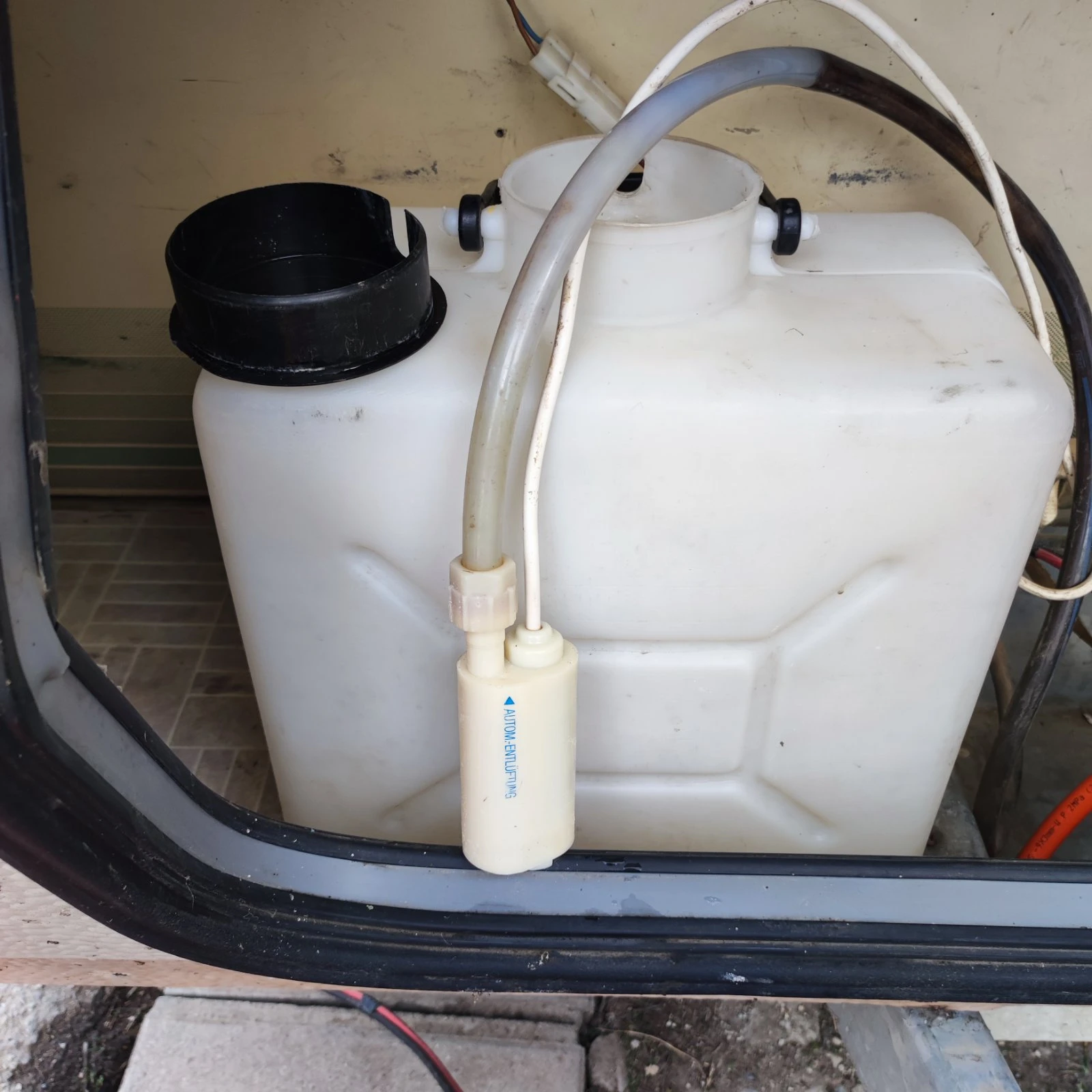 Каравана Chateau Home Car 382, снимка 16 - Каравани и кемпери - 54030158