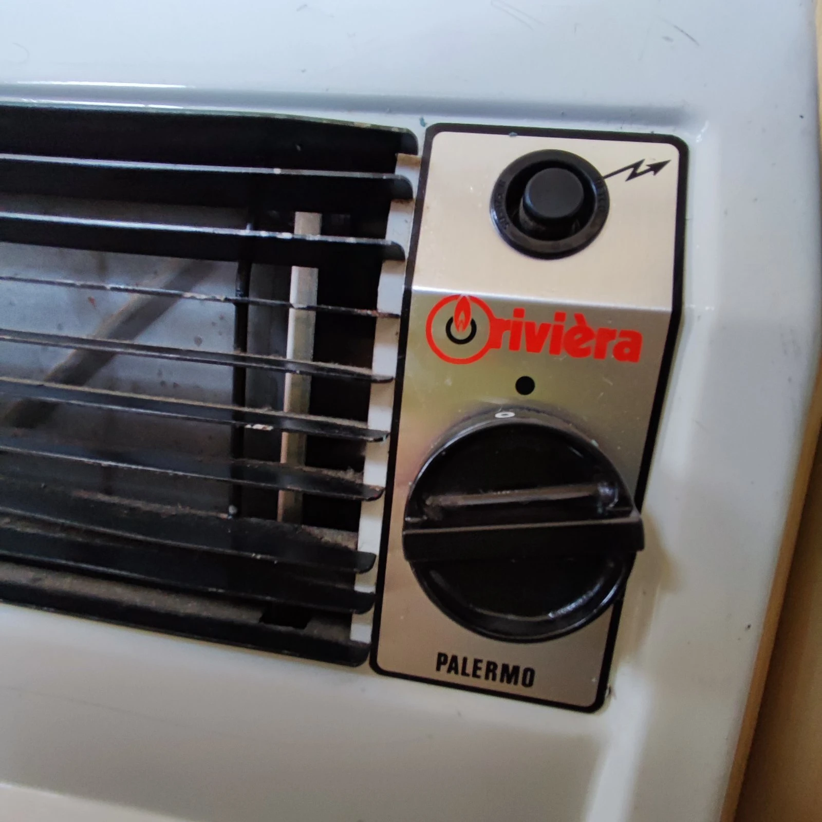 Каравана Chateau Home Car 382, снимка 11 - Каравани и кемпери - 54030158