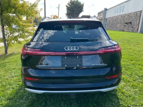 Audi E-Tron TECHNIK* 360 KAMERA* HEADUP* ПАМЕТ* 4 ПОДГРЕВА*  - 21500 € / 42050.35 лв. - 77092216 6
