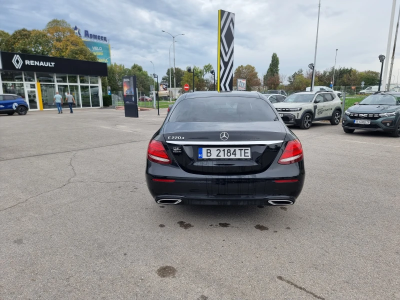 Mercedes-Benz E 220  D, снимка 6 - Автомобили и джипове - 47549884