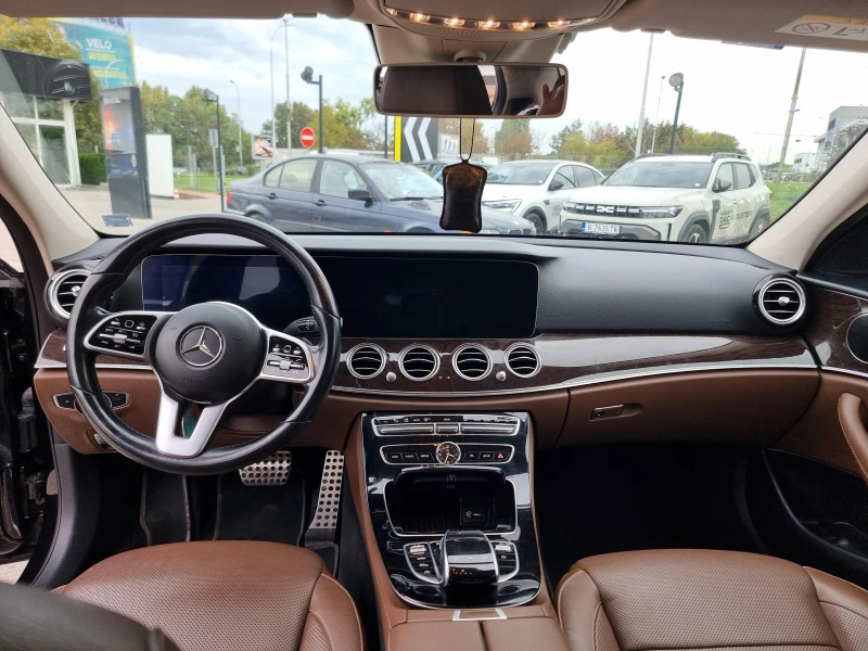 Mercedes-Benz E 220  D, снимка 10 - Автомобили и джипове - 47549884