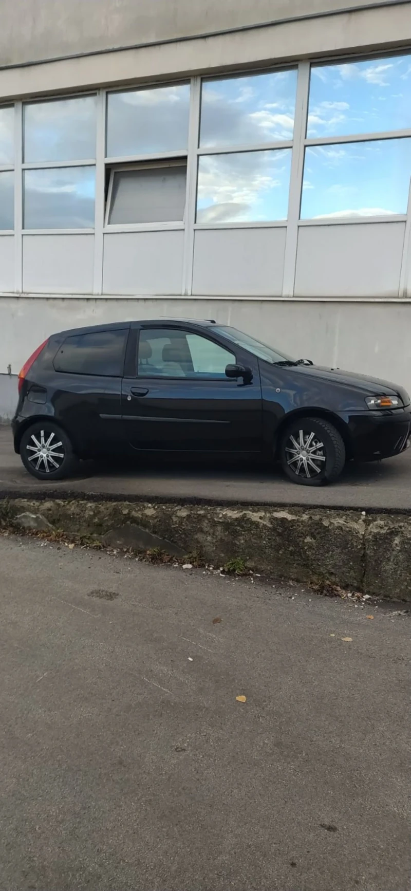 Fiat Punto Sporting, снимка 1 - Автомобили и джипове - 48240091