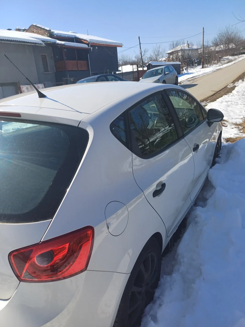 Seat Ibiza, снимка 4 - Автомобили и джипове - 49298235