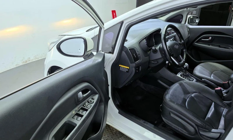 Kia Pride 4DR 1.4 MPI Trendy * НАЙ-ДОБРА ЦЕНА В БЪЛГАРИЯ* , снимка 11 - Автомобили и джипове - 52111342